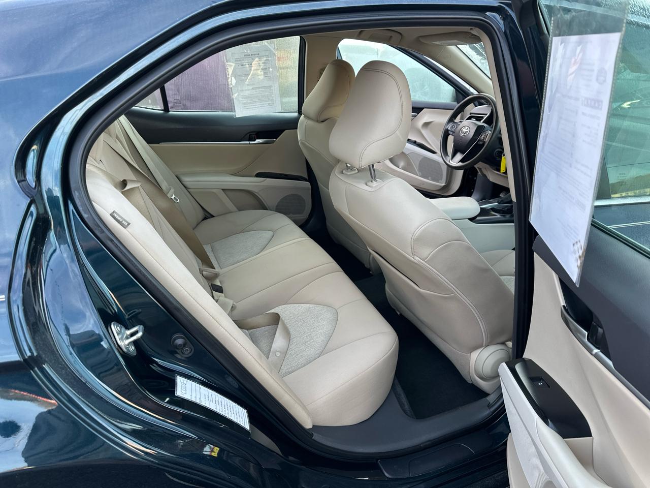 Toyota Camry LE Auto (Natl) 2020