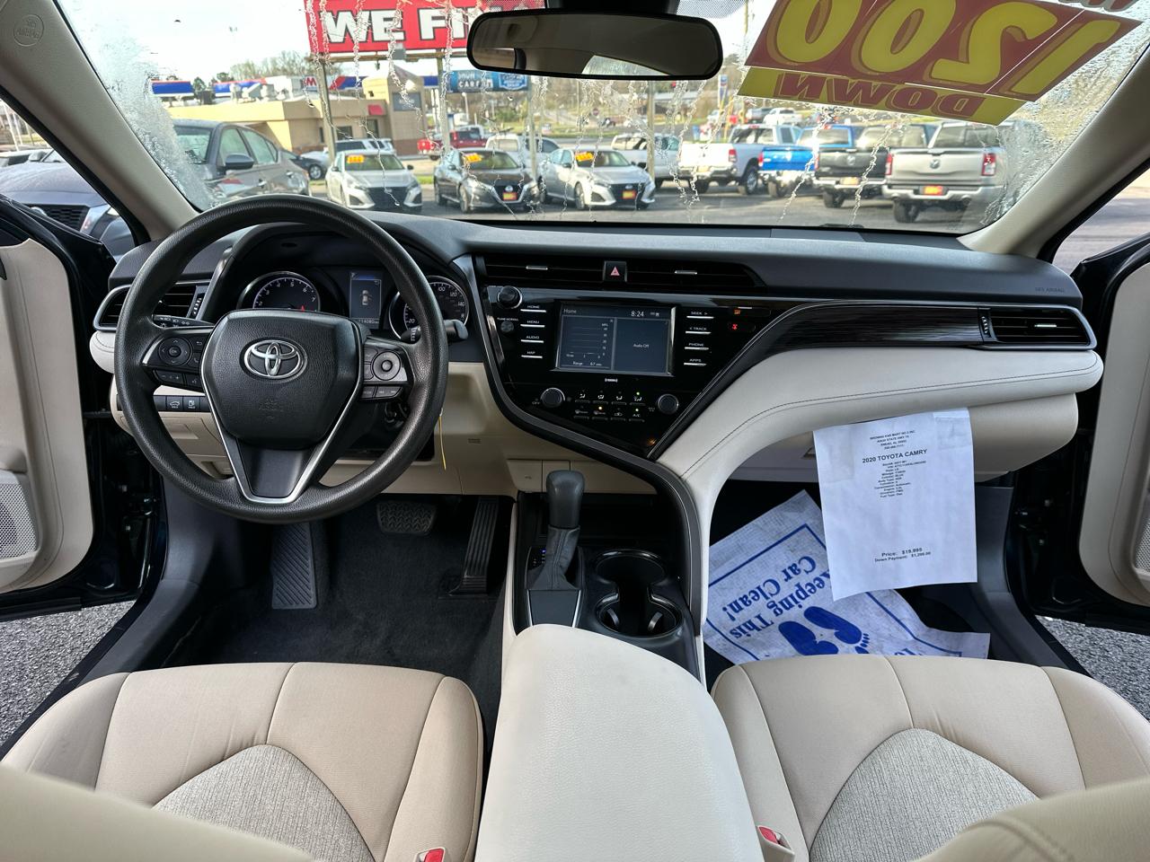 Toyota Camry LE Auto (Natl) 2020