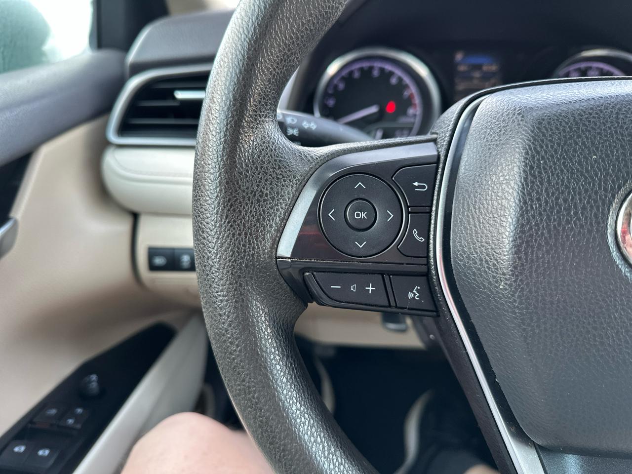 Toyota Camry LE Auto (Natl) 2020