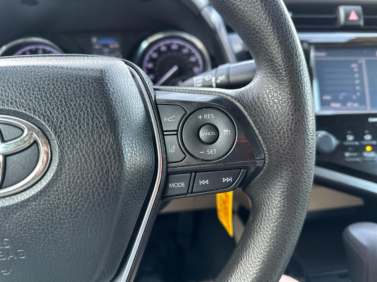 Toyota Camry LE Auto (Natl) 2020