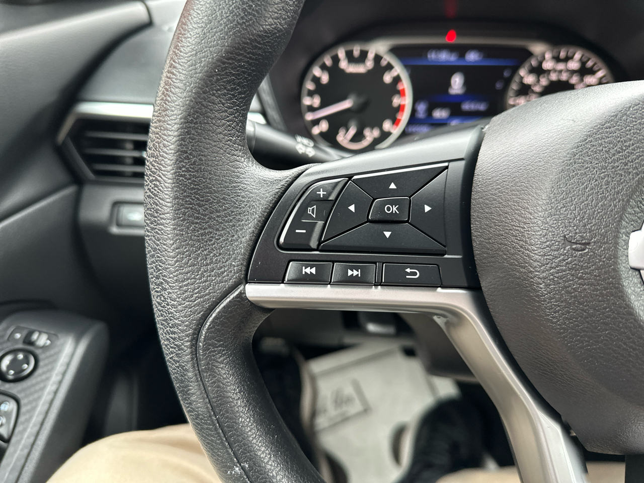 Nissan Altima 2.5 SV Sedan 2022