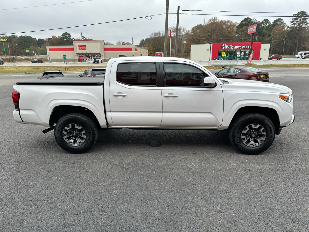 Toyota Tacoma 2WD SR Double Cab 5' Bed I4 AT (Natl) 2020