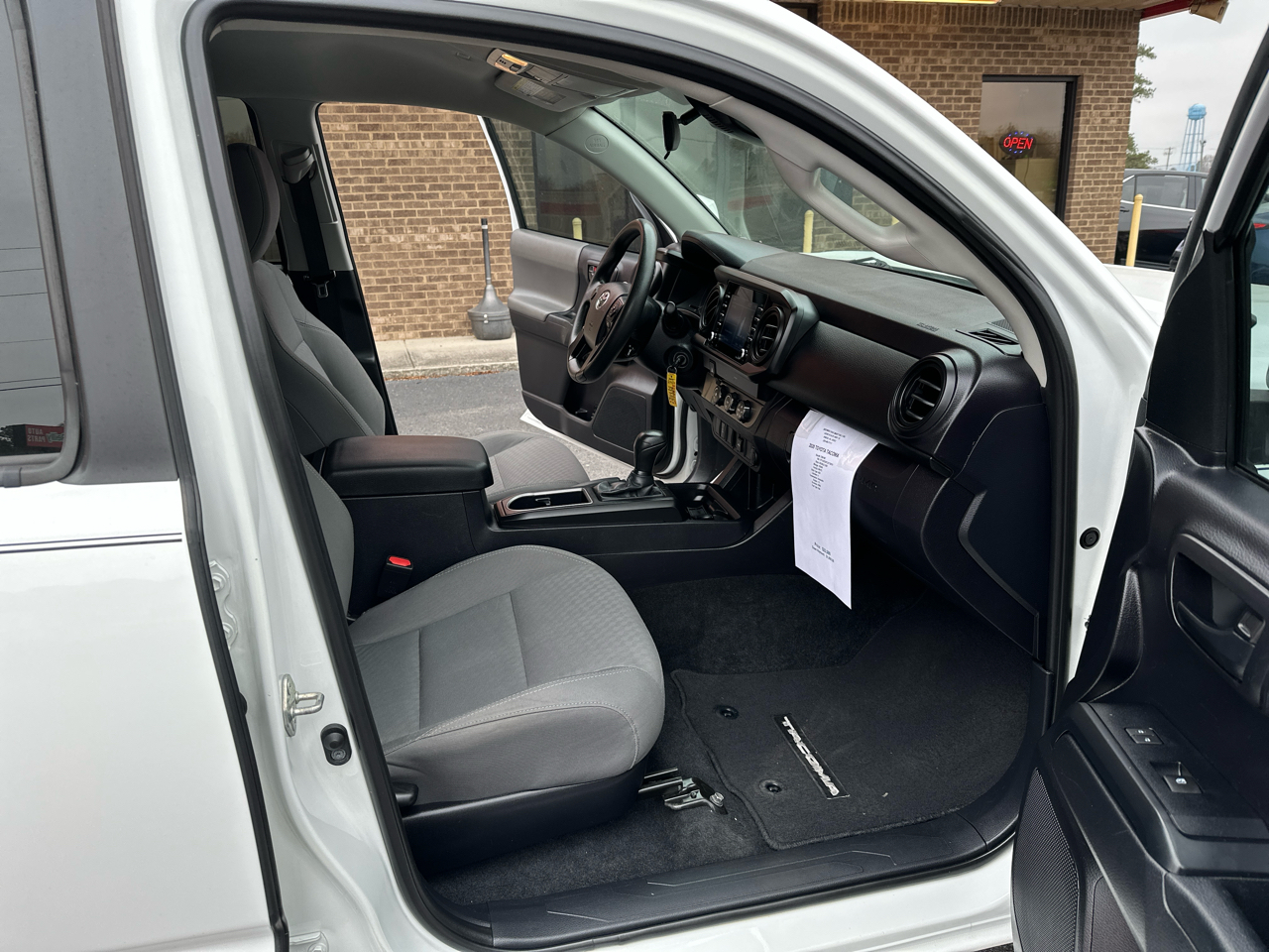 Toyota Tacoma 2WD SR Double Cab 5' Bed I4 AT (Natl) 2020