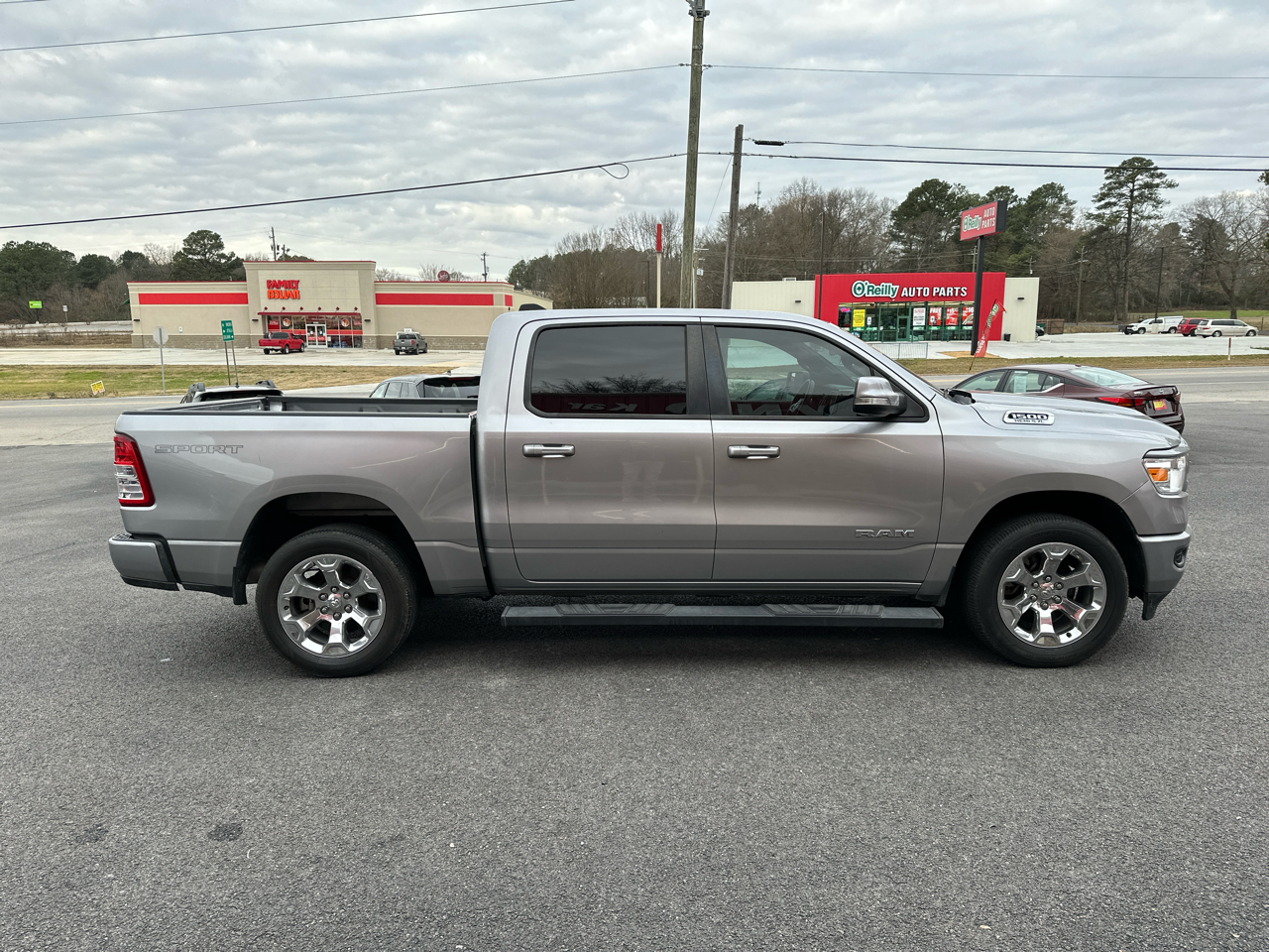 RAM 1500 Lone Star 4x2 Crew Cab 5'7" Box 2020