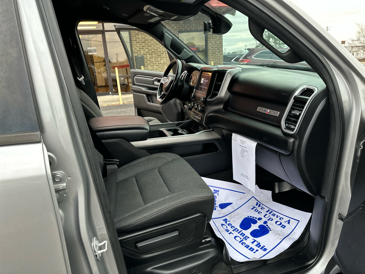 RAM 1500 Lone Star 4x2 Crew Cab 5'7" Box 2020