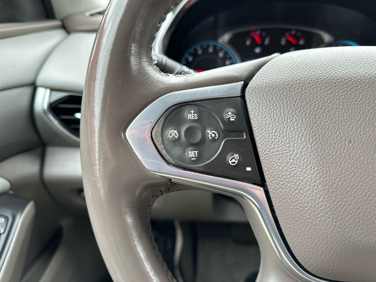 Chevrolet Traverse FWD 4dr LT Cloth w/1LT 2021