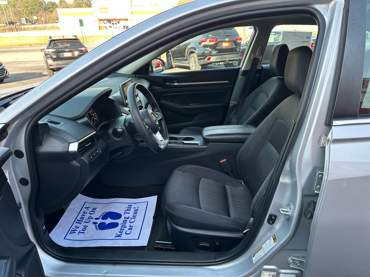 Nissan Altima 2.5 SV Sedan 2022