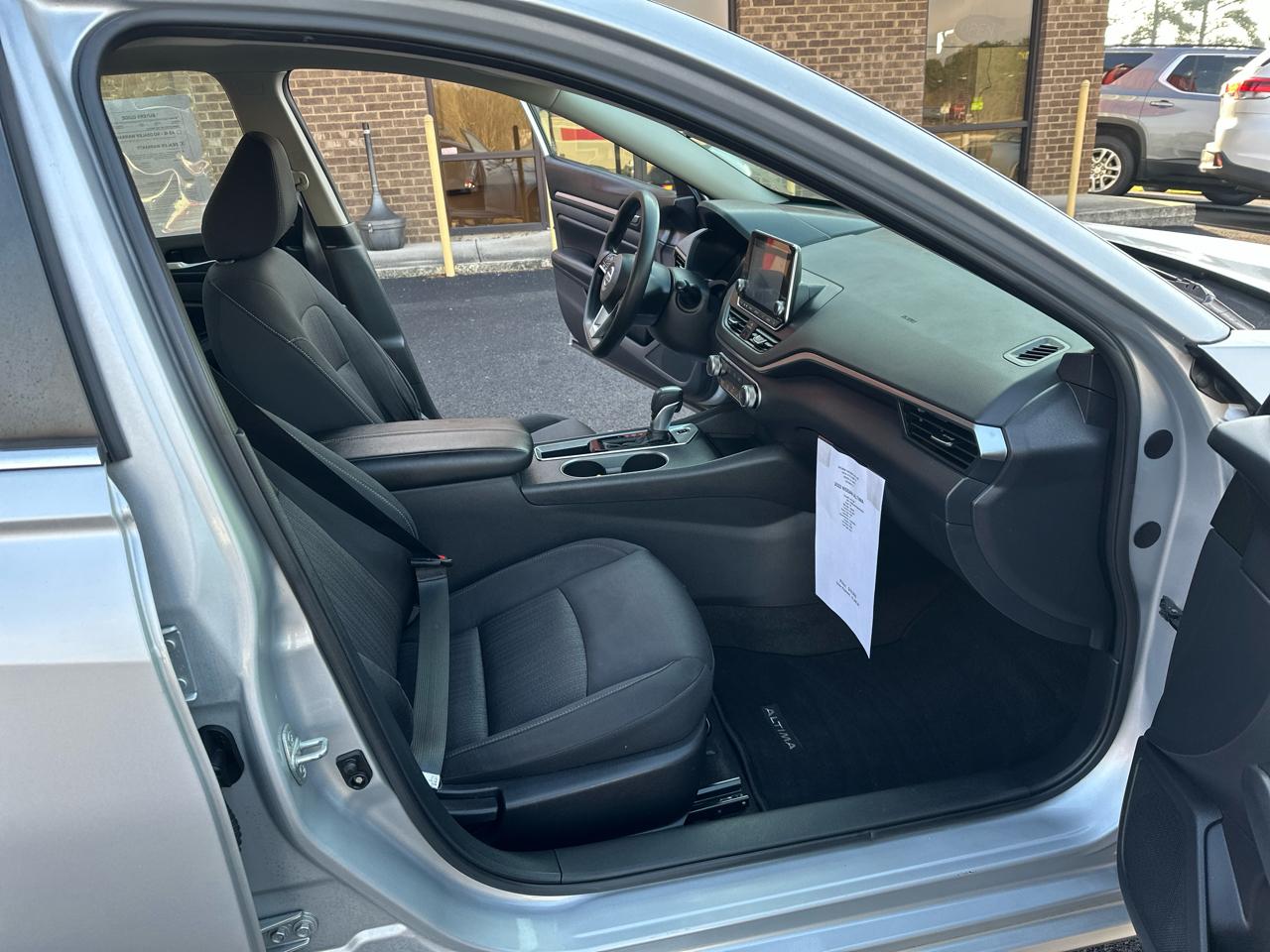 Nissan Altima 2.5 SV Sedan 2022