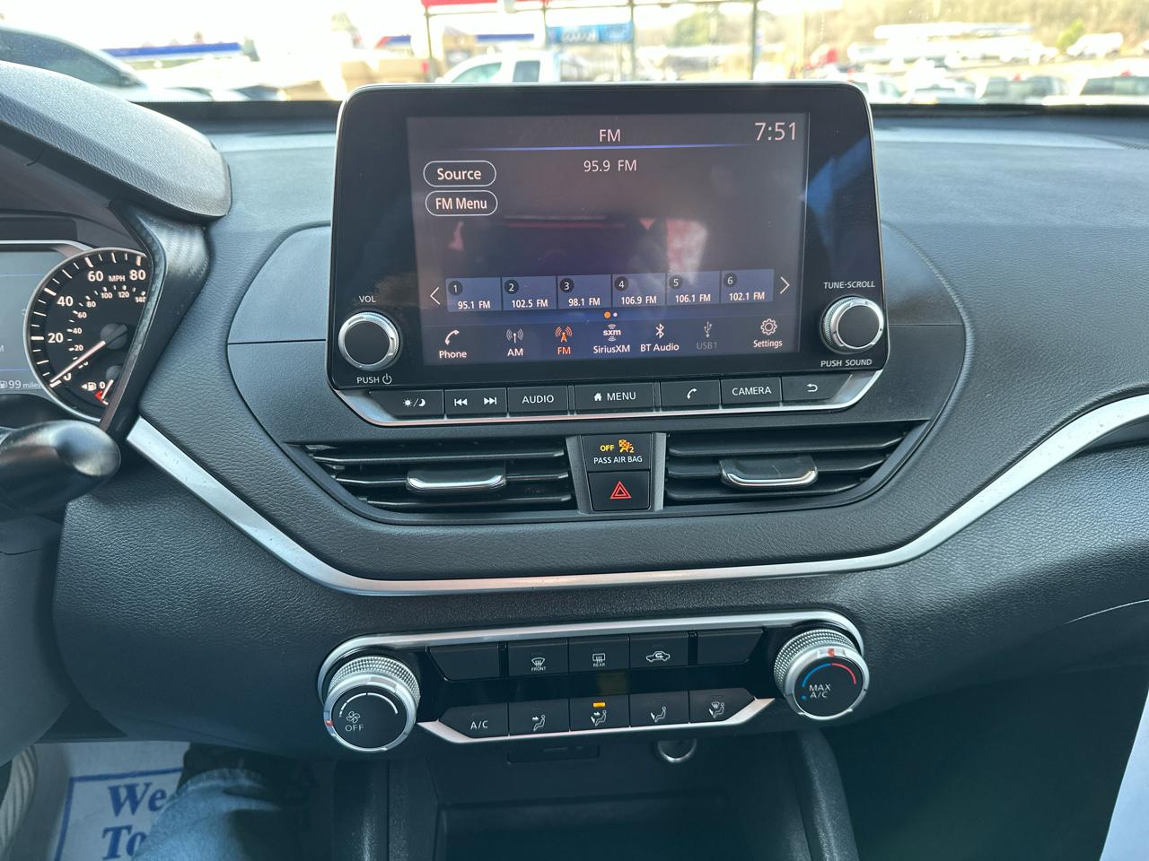 Nissan Altima 2.5 SV Sedan 2022