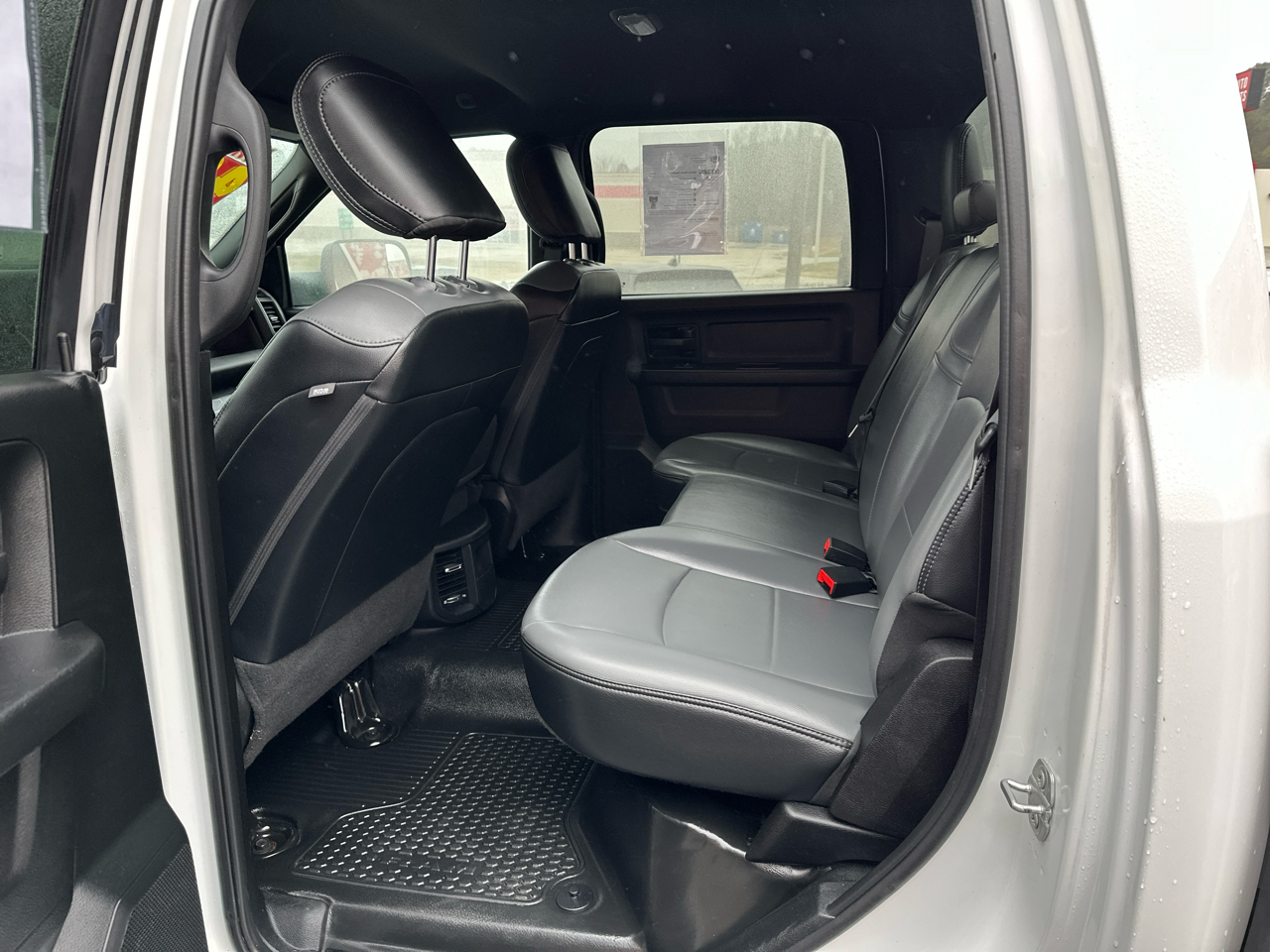 RAM 2500 Tradesman 4x2 Crew Cab 8' Box 2021