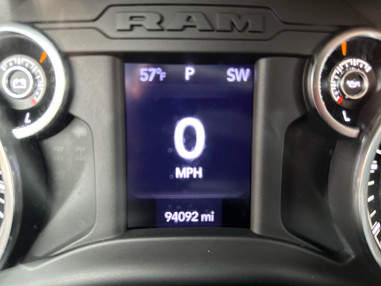 RAM 2500 Tradesman 4x2 Crew Cab 8' Box 2021