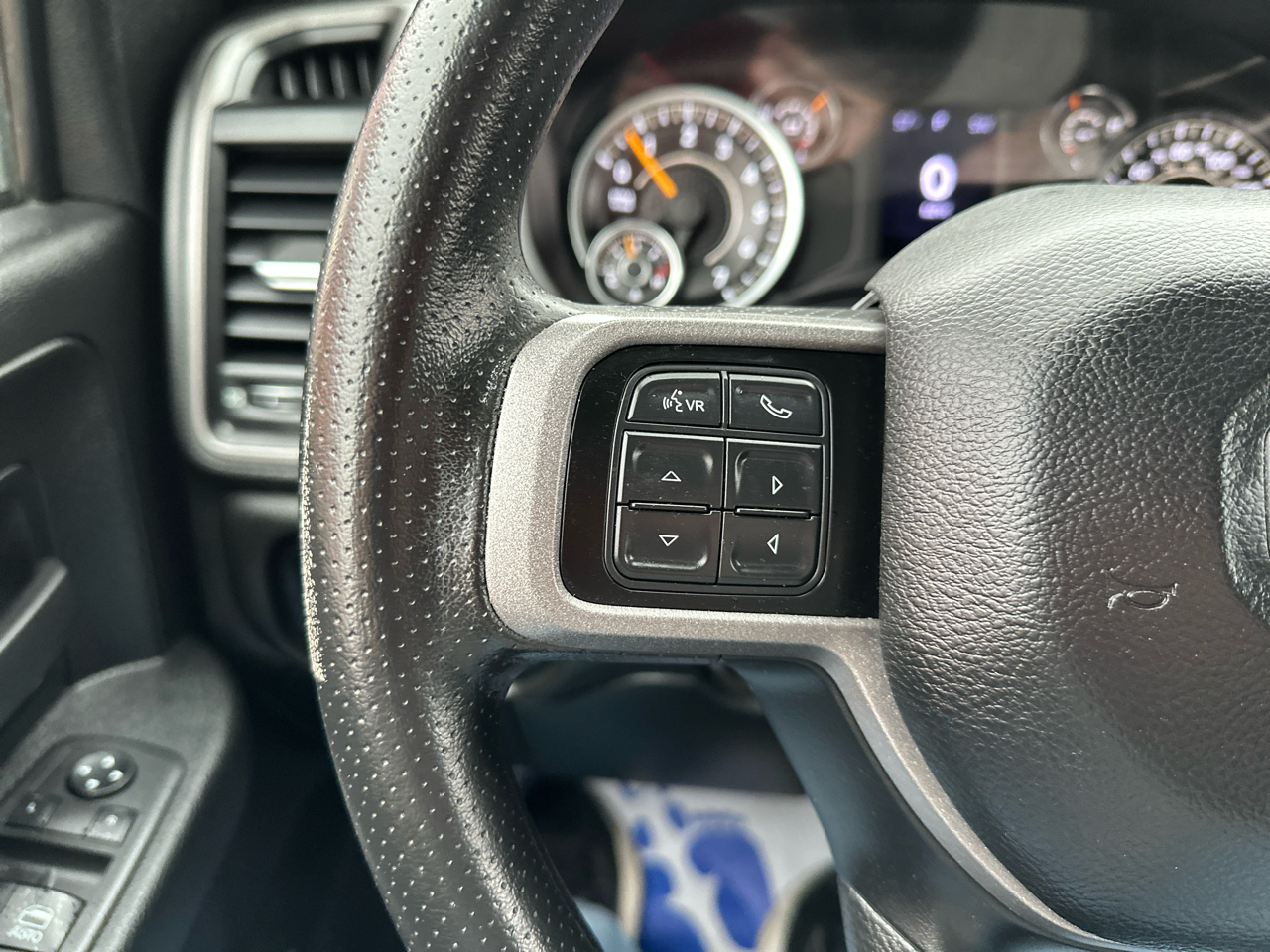 RAM 2500 Tradesman 4x2 Crew Cab 8' Box 2021