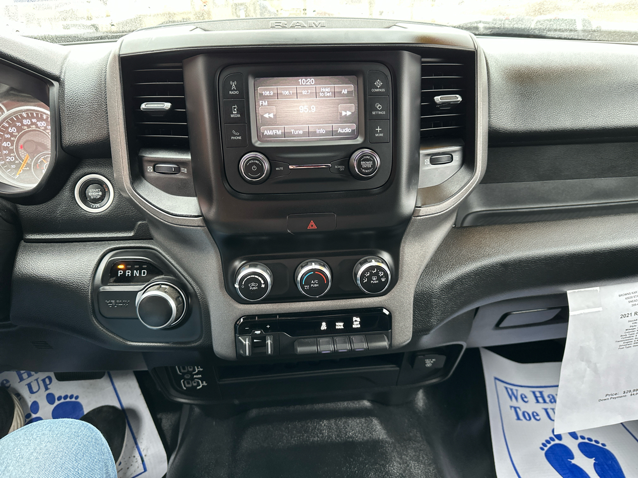 RAM 2500 Tradesman 4x2 Crew Cab 8' Box 2021