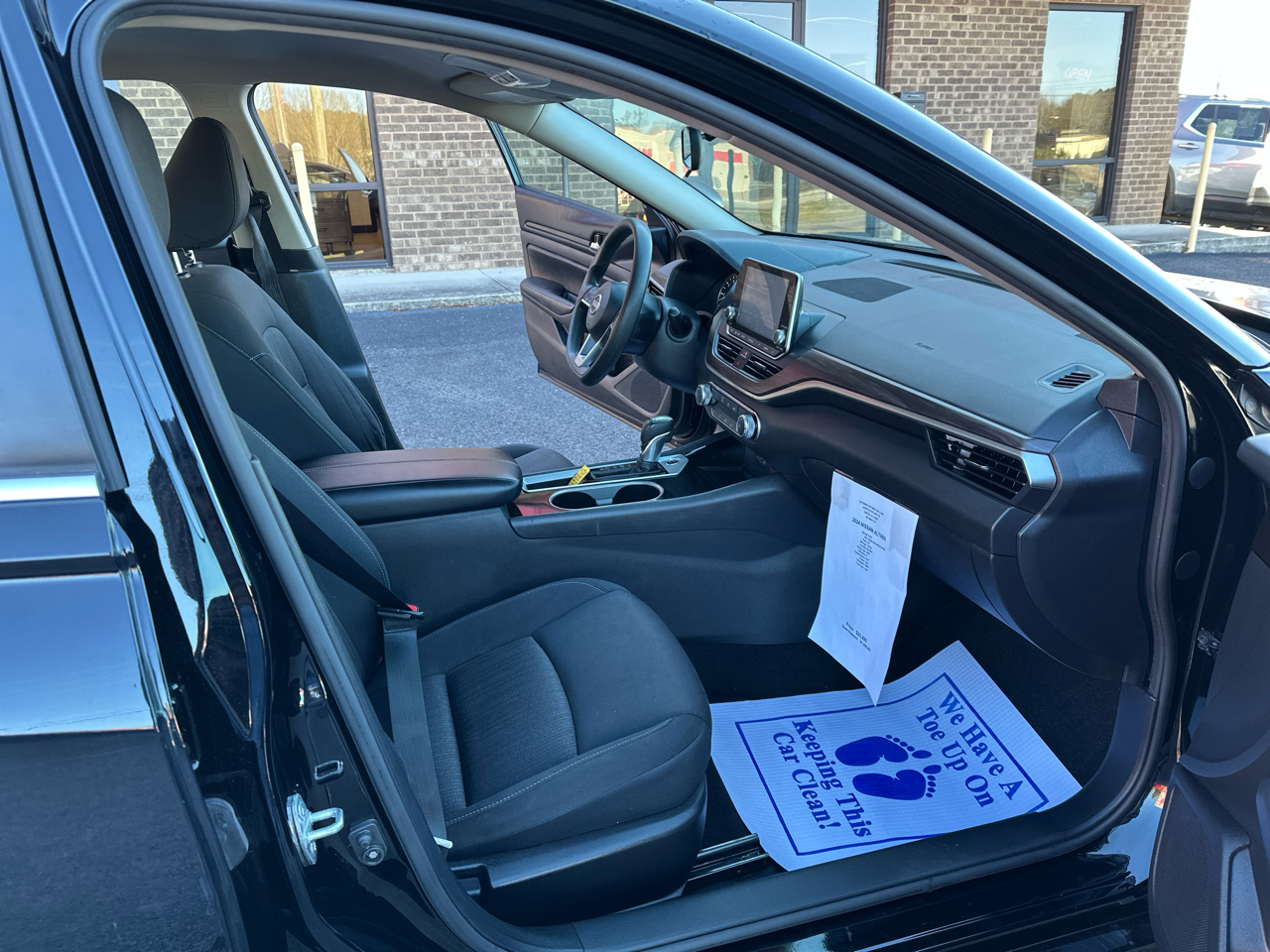 Nissan Altima 2.5 SV Sedan 2024