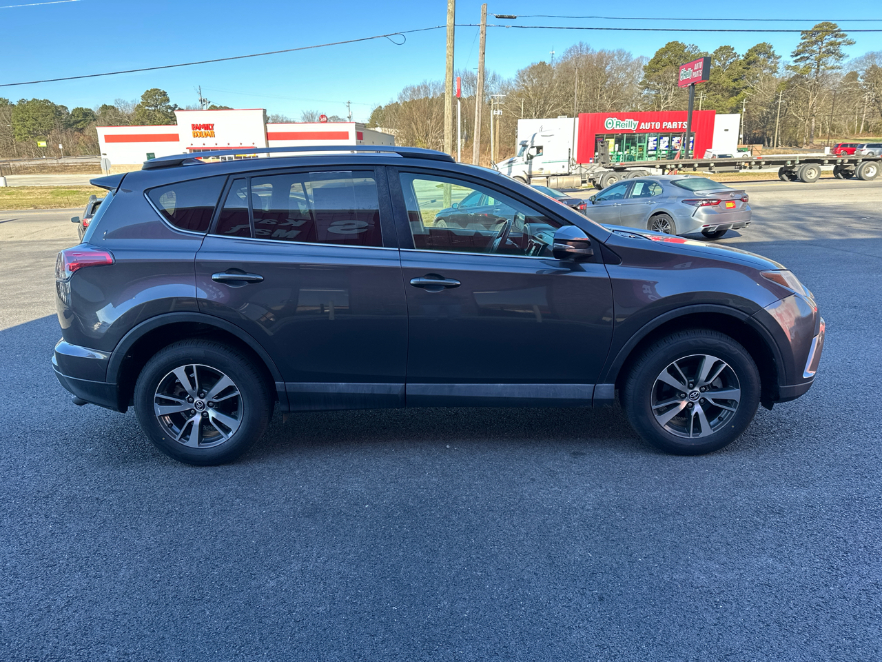 Toyota RAV4 FWD 4dr XLE (Natl) 2016