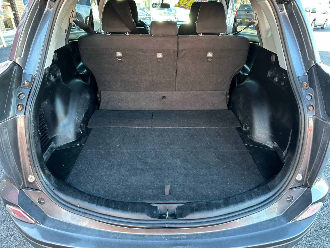 Toyota RAV4 FWD 4dr XLE (Natl) 2016