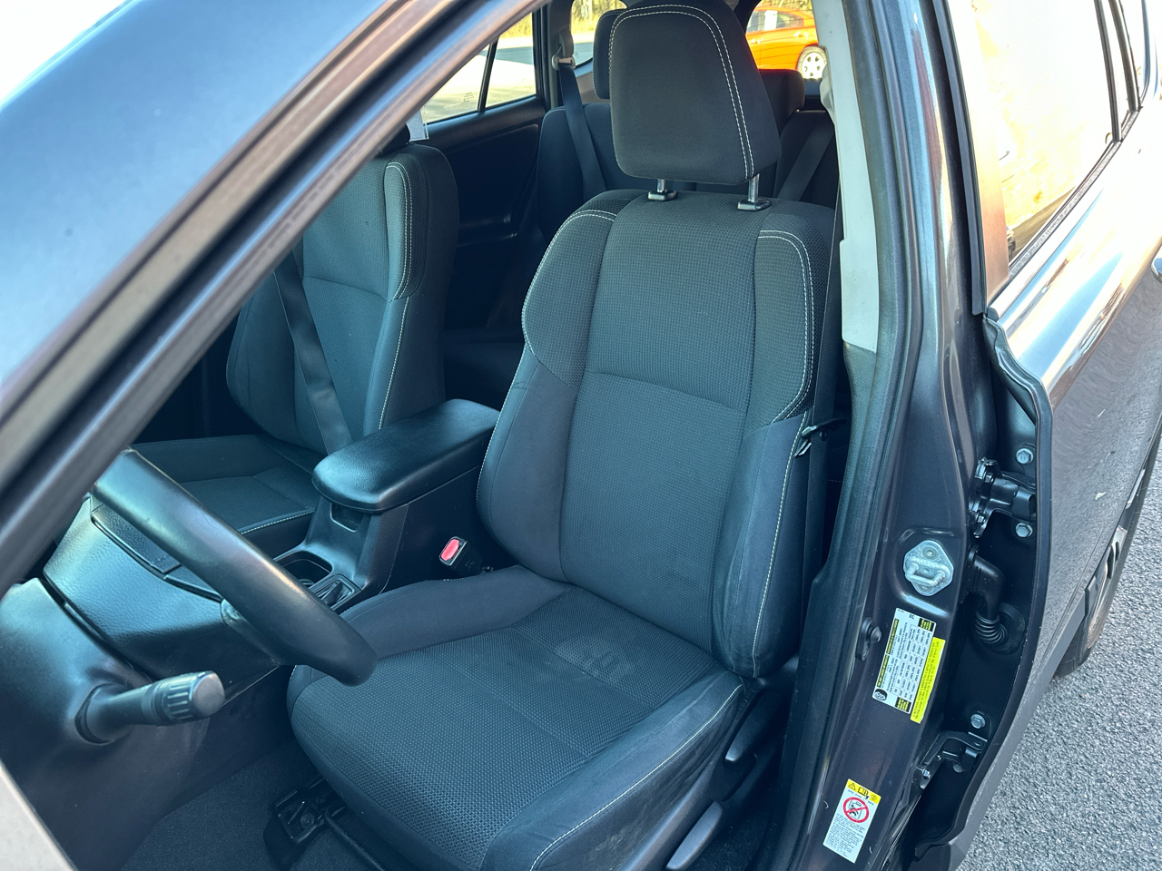 Toyota RAV4 FWD 4dr XLE (Natl) 2016