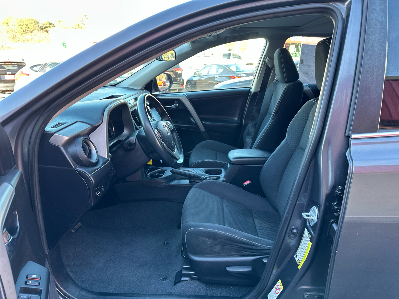 Toyota RAV4 FWD 4dr XLE (Natl) 2016