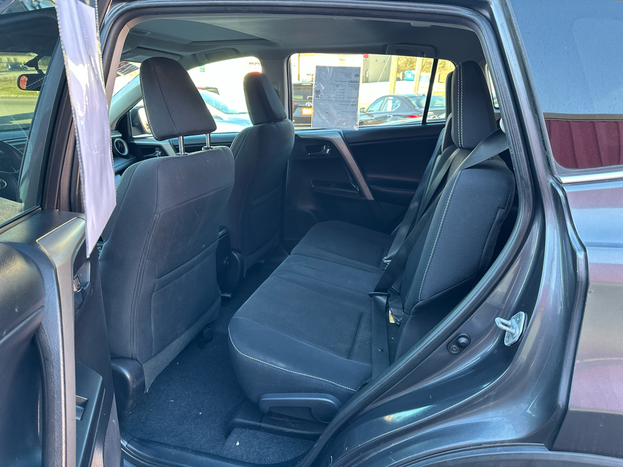 Toyota RAV4 FWD 4dr XLE (Natl) 2016