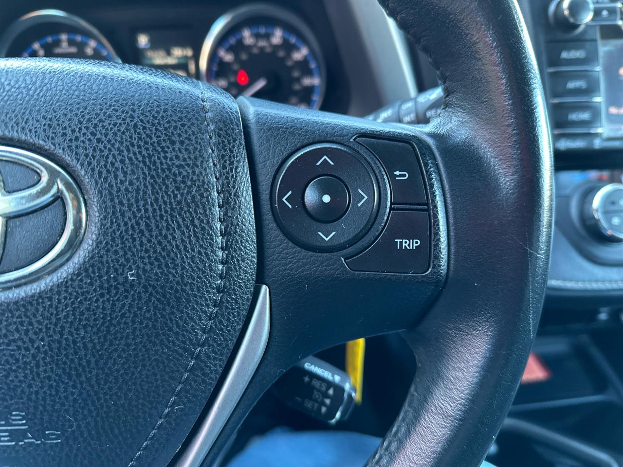 Toyota RAV4 FWD 4dr XLE (Natl) 2016