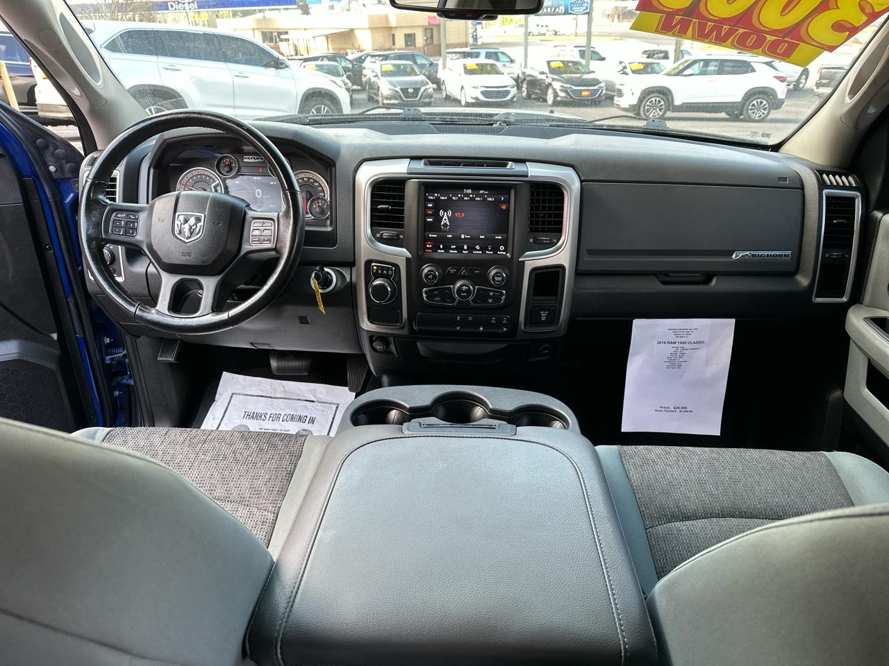 RAM 1500 Classic Big Horn 4x2 Crew Cab 5'7" Box 2019