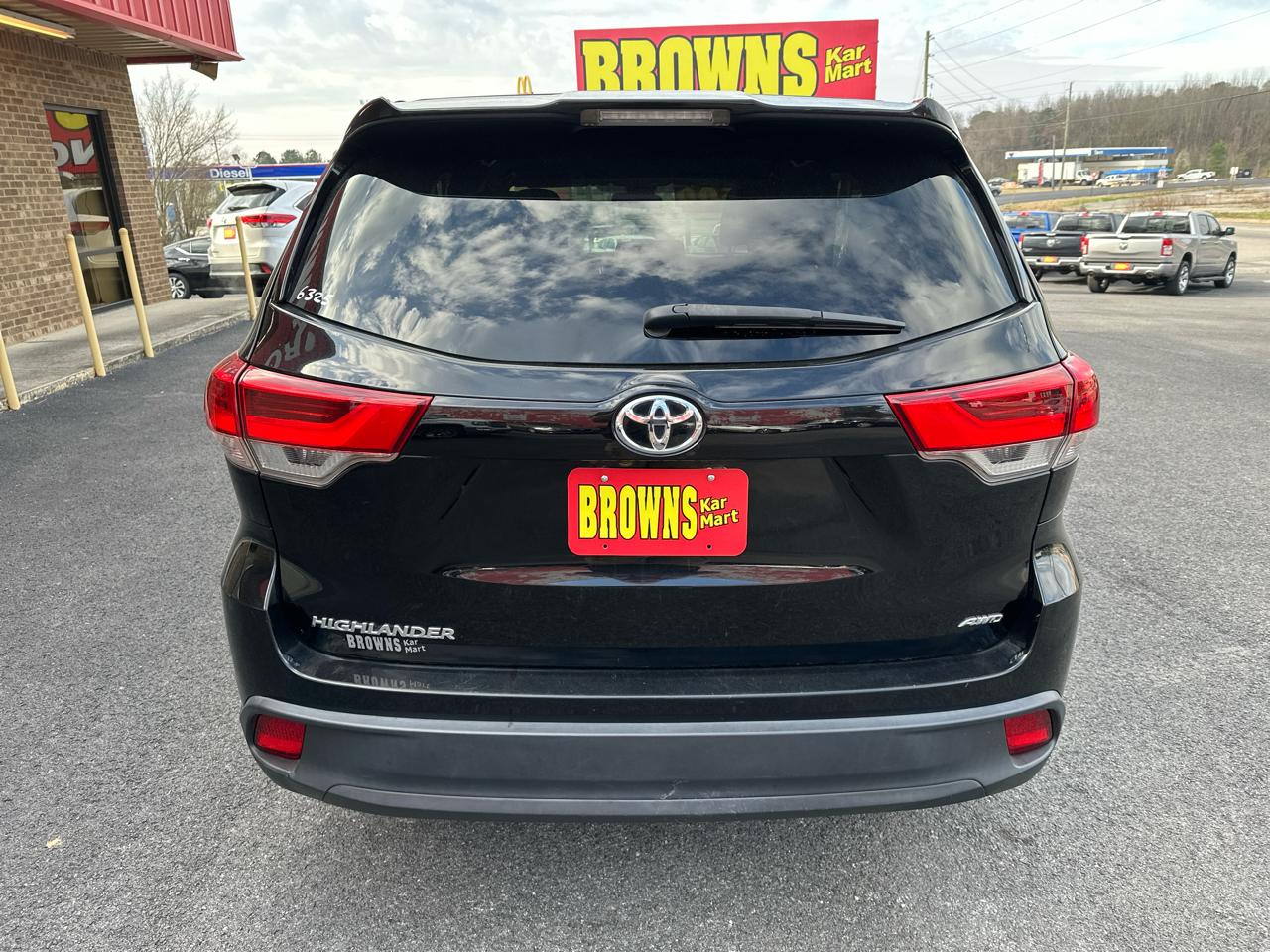 Toyota Highlander LE V6 AWD (Natl) 2019