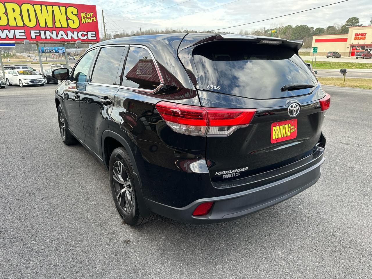 Toyota Highlander LE V6 AWD (Natl) 2019