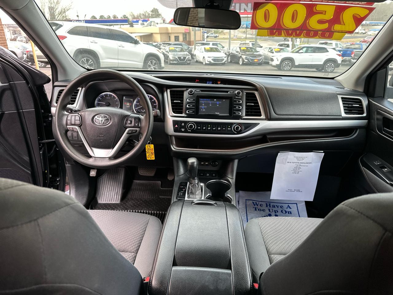 Toyota Highlander LE V6 AWD (Natl) 2019