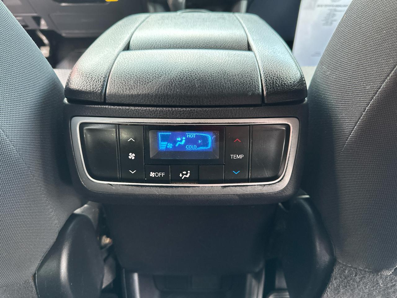 Toyota Highlander LE V6 AWD (Natl) 2019