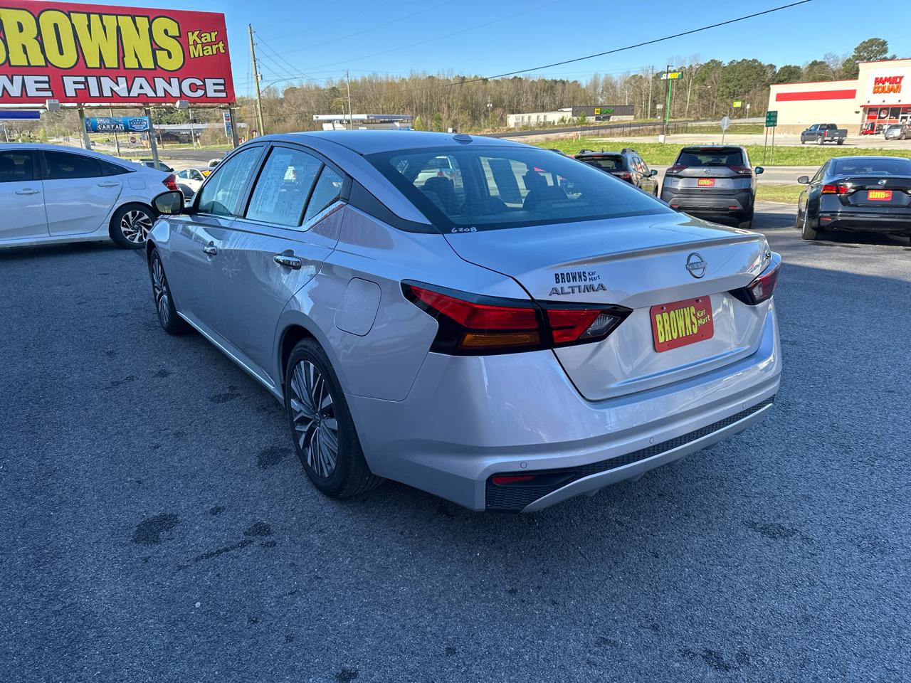 Nissan Altima 2.5 SV Sedan 2024