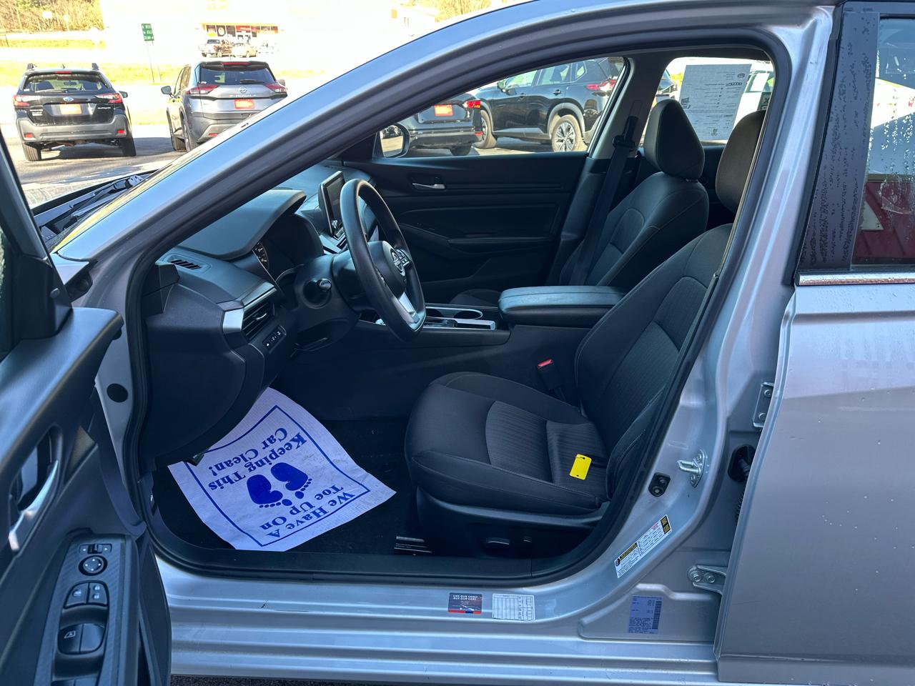 Nissan Altima 2.5 SV Sedan 2024