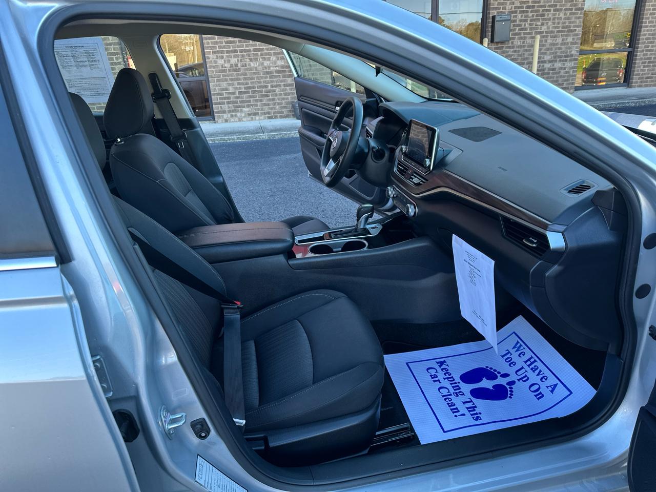 Nissan Altima 2.5 SV Sedan 2024