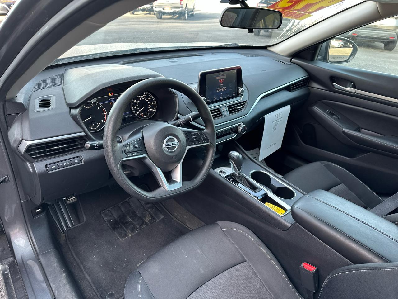 Nissan Altima 2.5 SV Sedan 2022