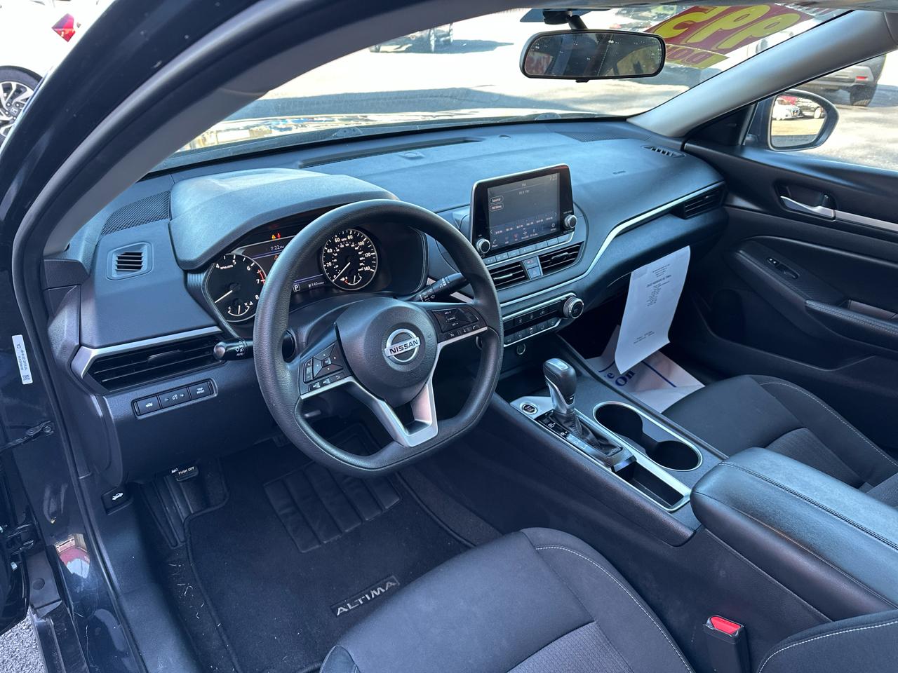 Nissan Altima 2.5 SV Sedan 2022