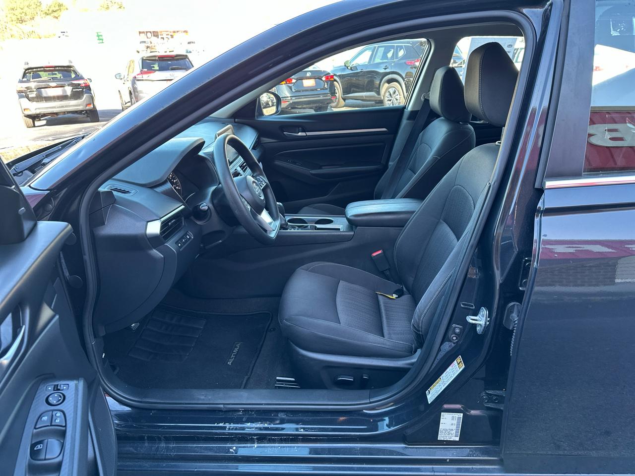 Nissan Altima 2.5 SV Sedan 2022