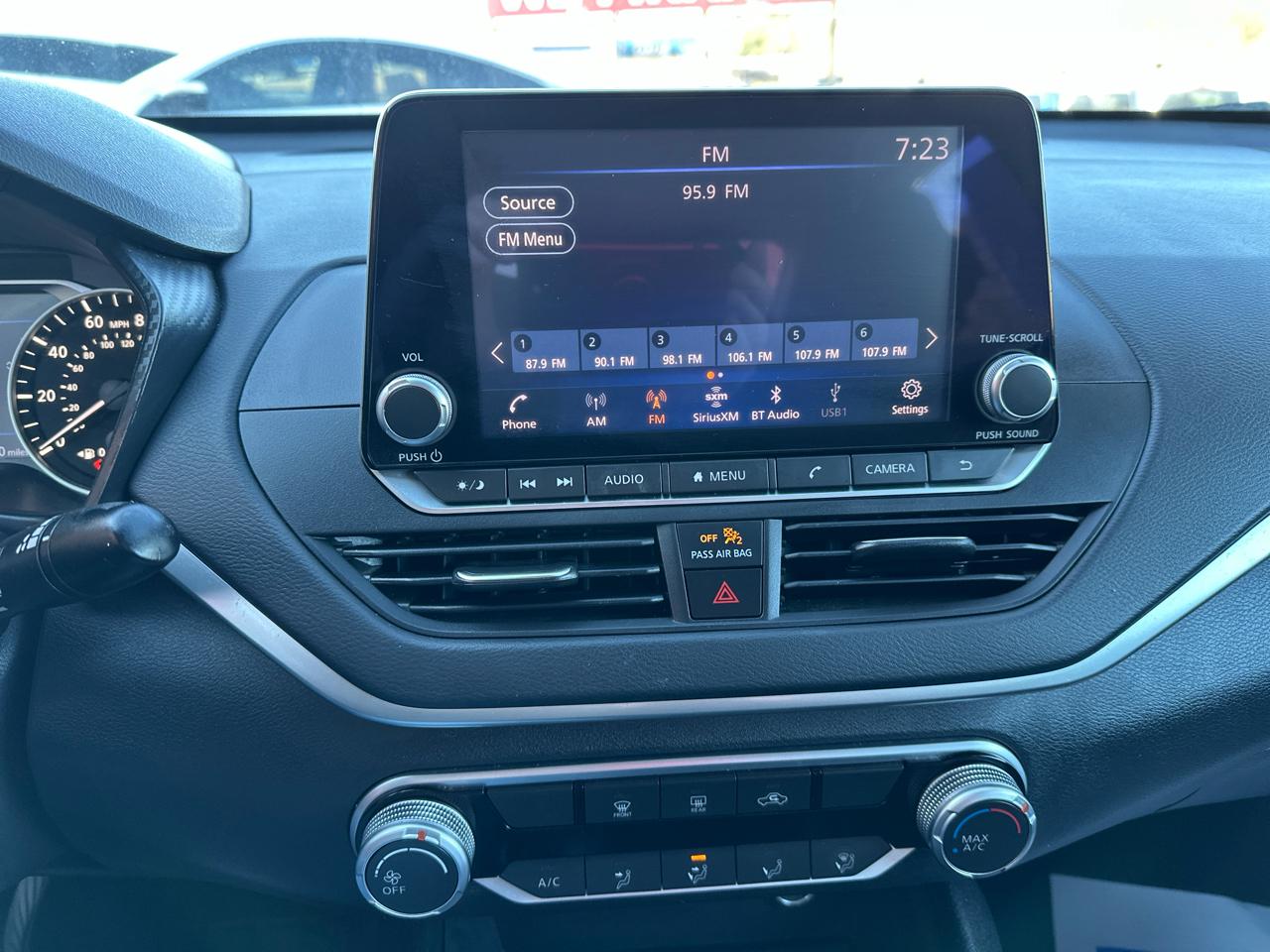 Nissan Altima 2.5 SV Sedan 2022