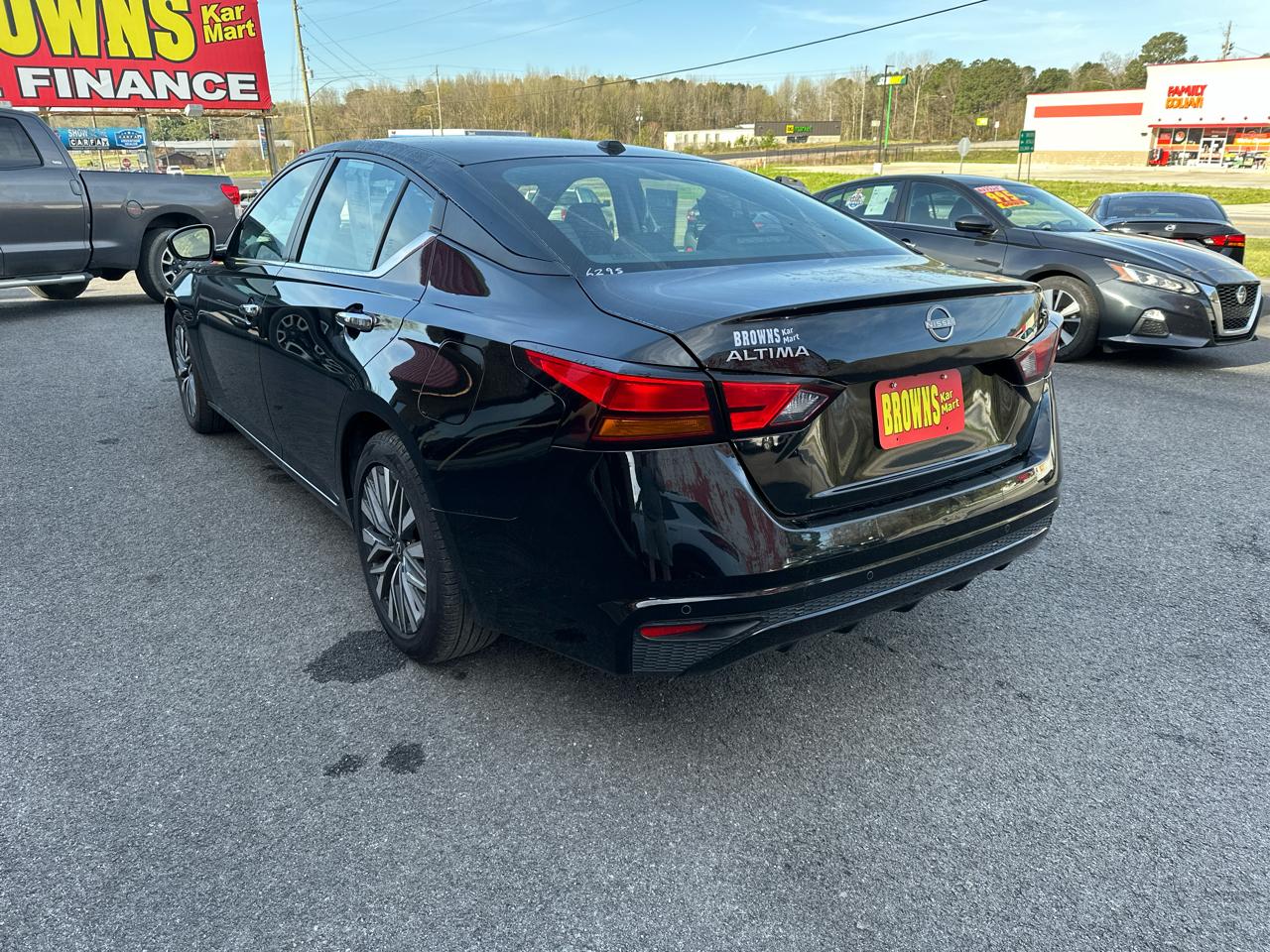 Nissan Altima 2.5 SV Sedan 2024