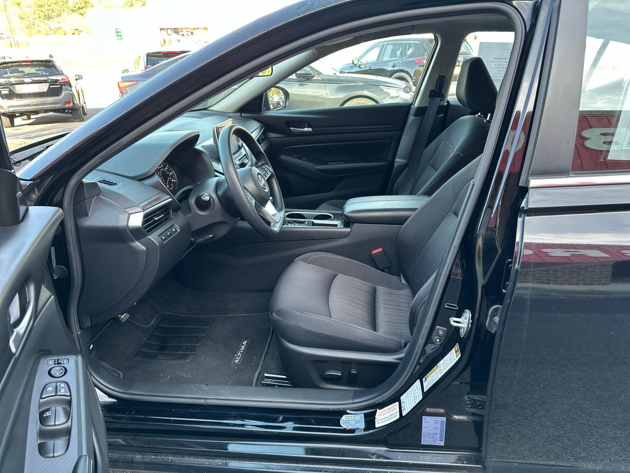 Nissan Altima 2.5 SV Sedan 2024