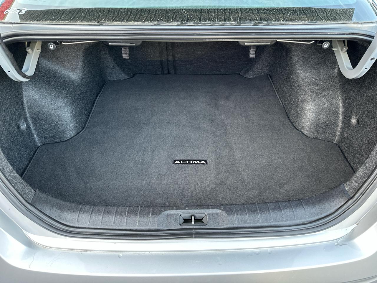 Nissan Altima 2.5 SV Sedan 2024