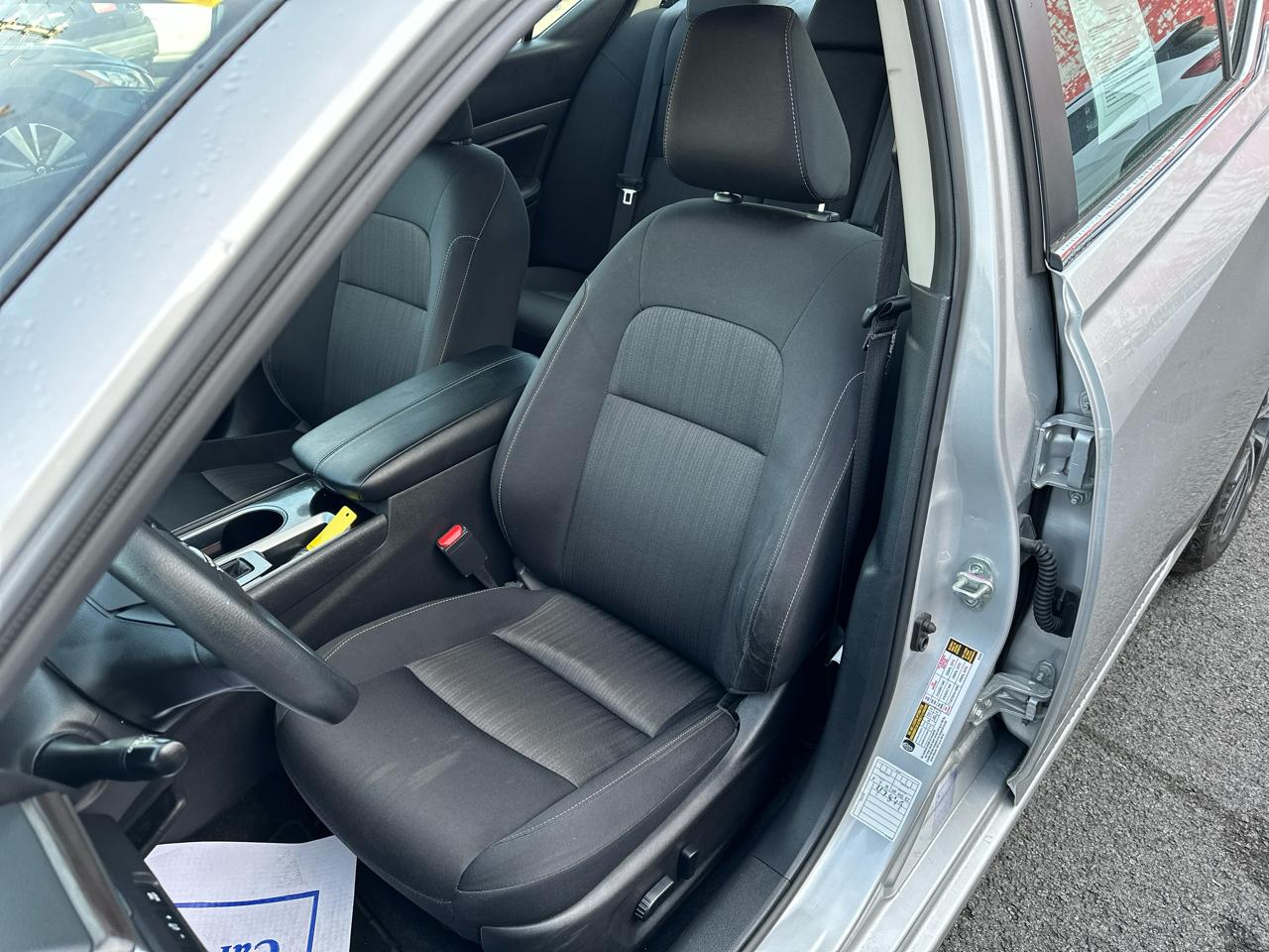 Nissan Altima 2.5 SV Sedan 2024