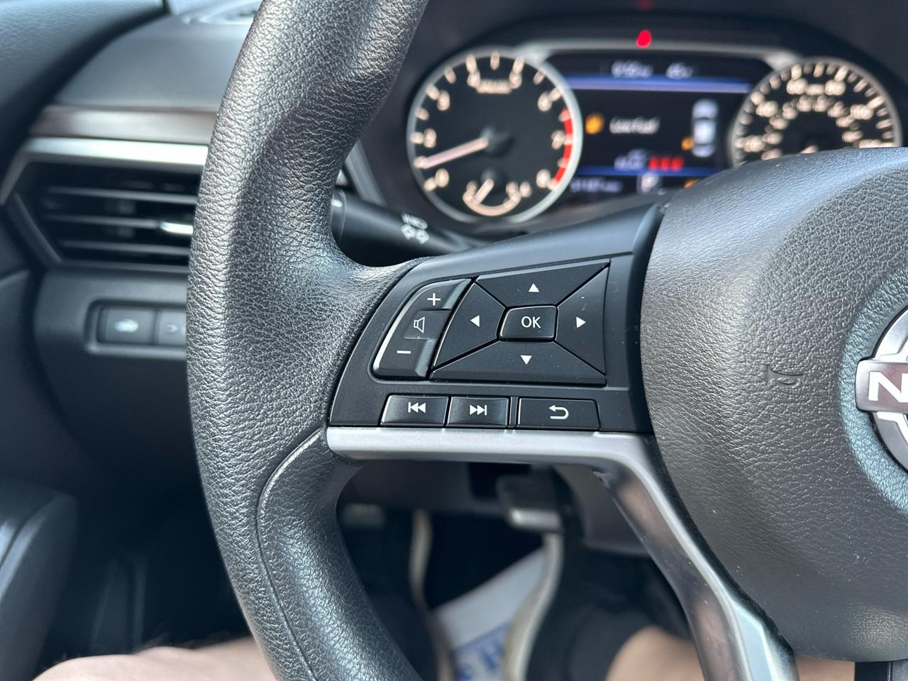 Nissan Altima 2.5 SV Sedan 2024