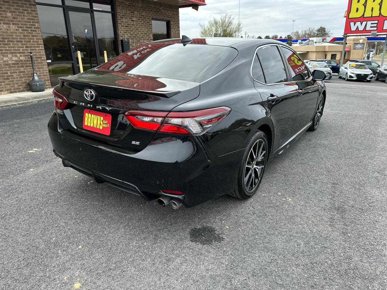 Toyota Camry SE Auto (Natl) 2021