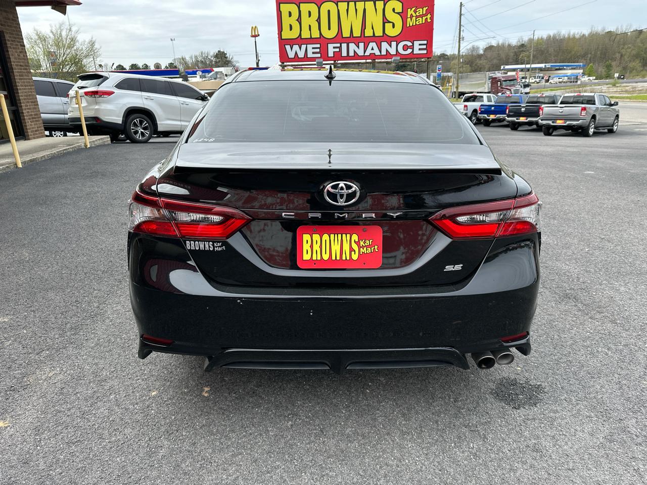 Toyota Camry SE Auto (Natl) 2021