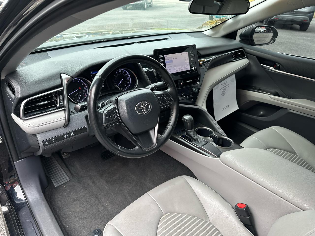 Toyota Camry SE Auto (Natl) 2021