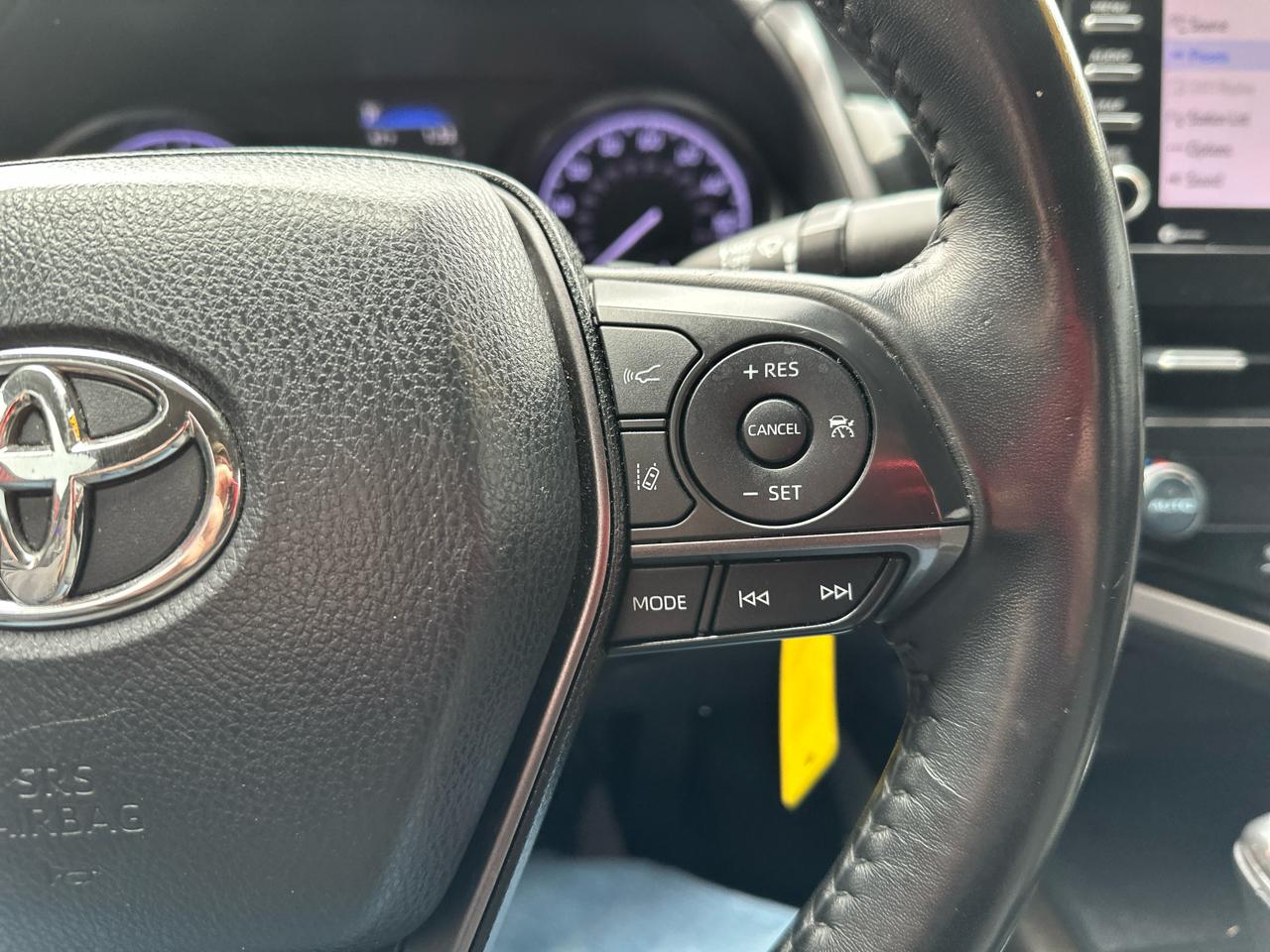 Toyota Camry SE Auto (Natl) 2021