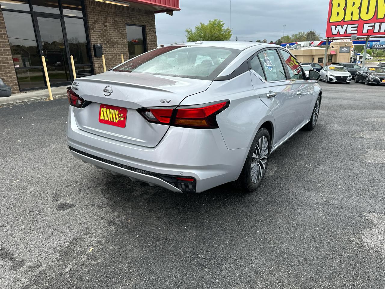 Nissan Altima 2.5 SV Sedan 2024