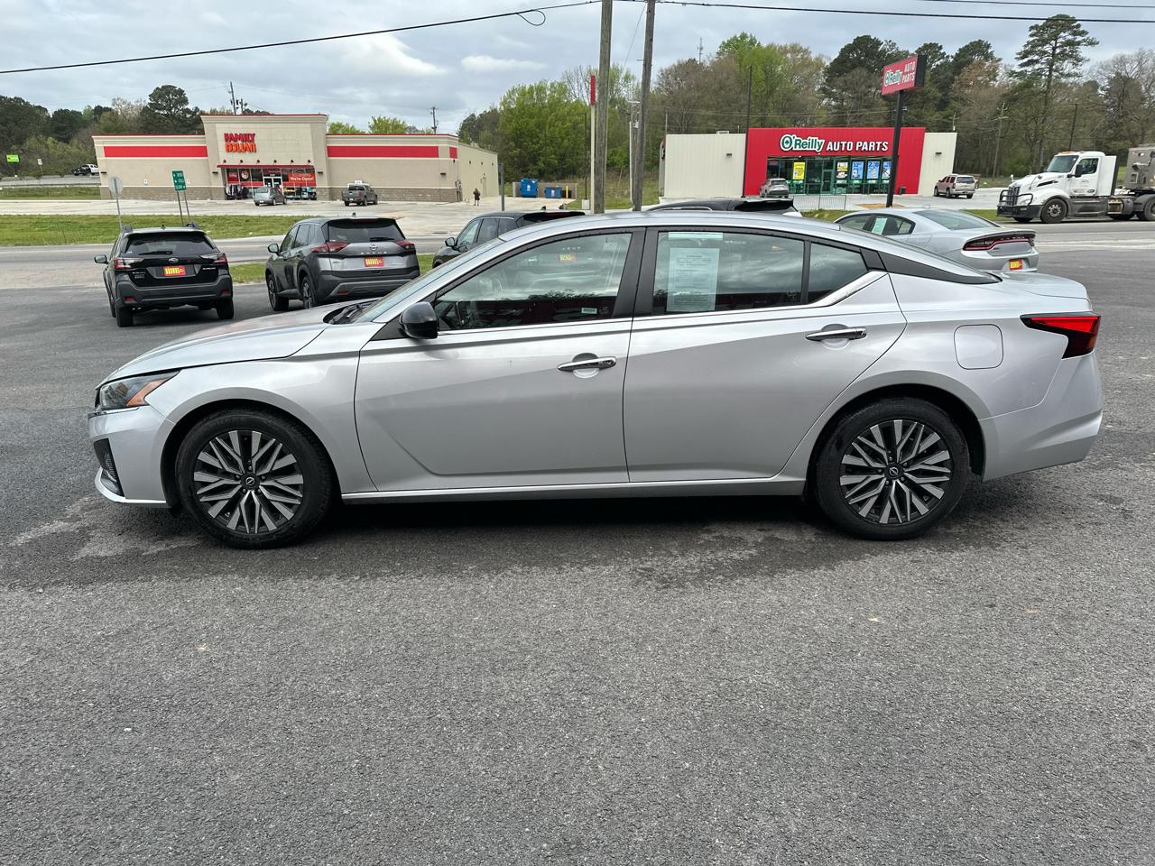 Nissan Altima 2.5 SV Sedan 2024