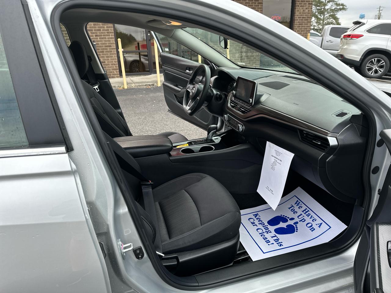 Nissan Altima 2.5 SV Sedan 2024