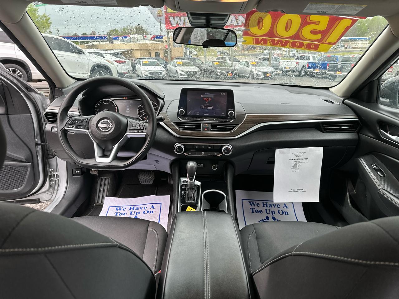 Nissan Altima 2.5 SV Sedan 2024