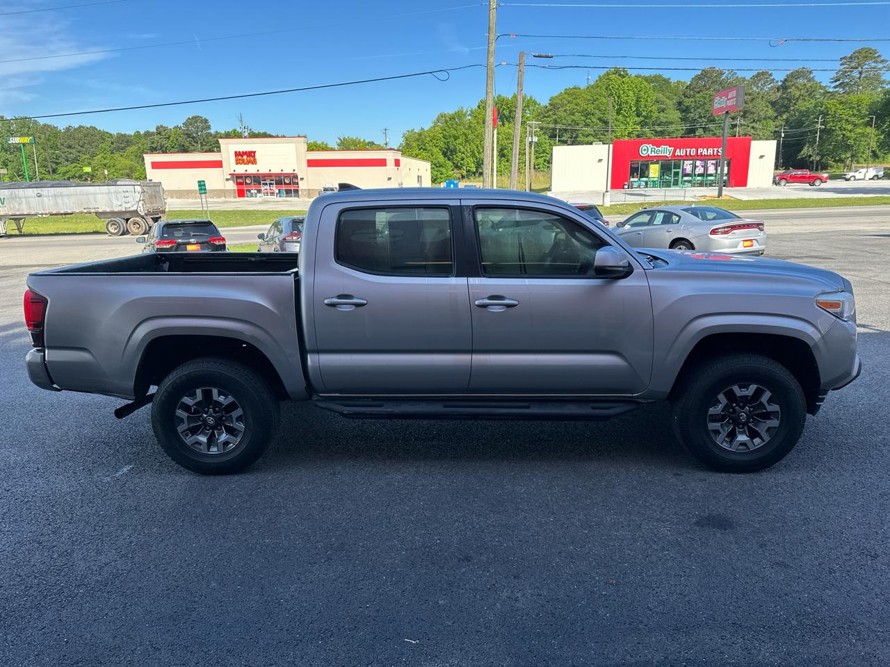 Toyota Tacoma SR Double Cab 5' Bed I4 4x2 AT (Natl) 2018